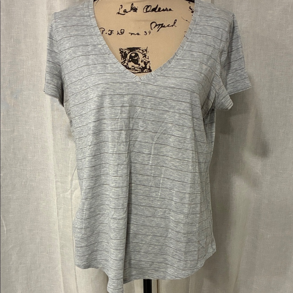 Lululemon Athletica Light Gray Striped Short Sleeve Tee